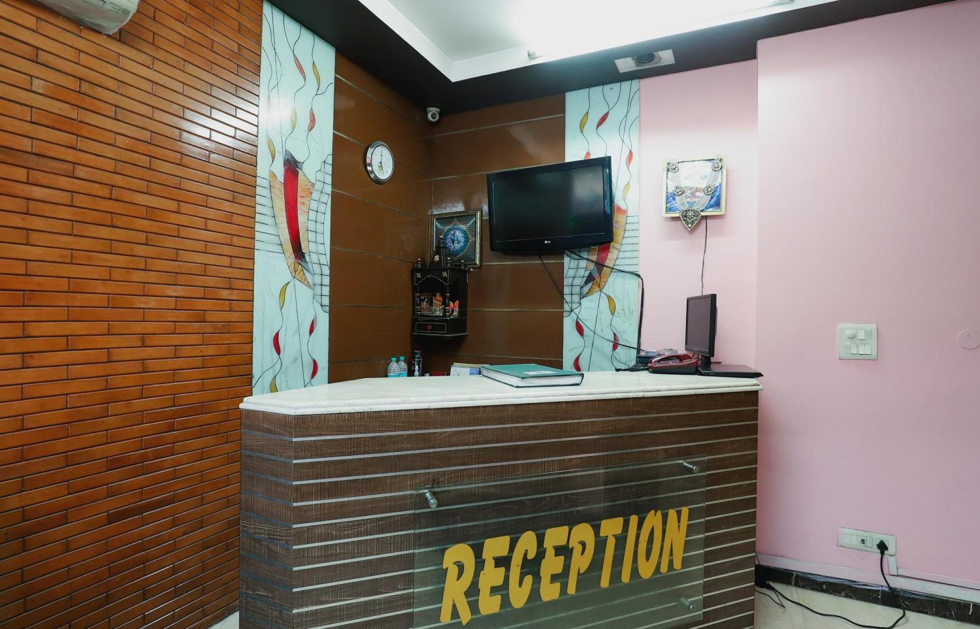 ניו דלהי Hotel O J P Inn Near Patel Nagar Metro Station מראה חיצוני תמונה