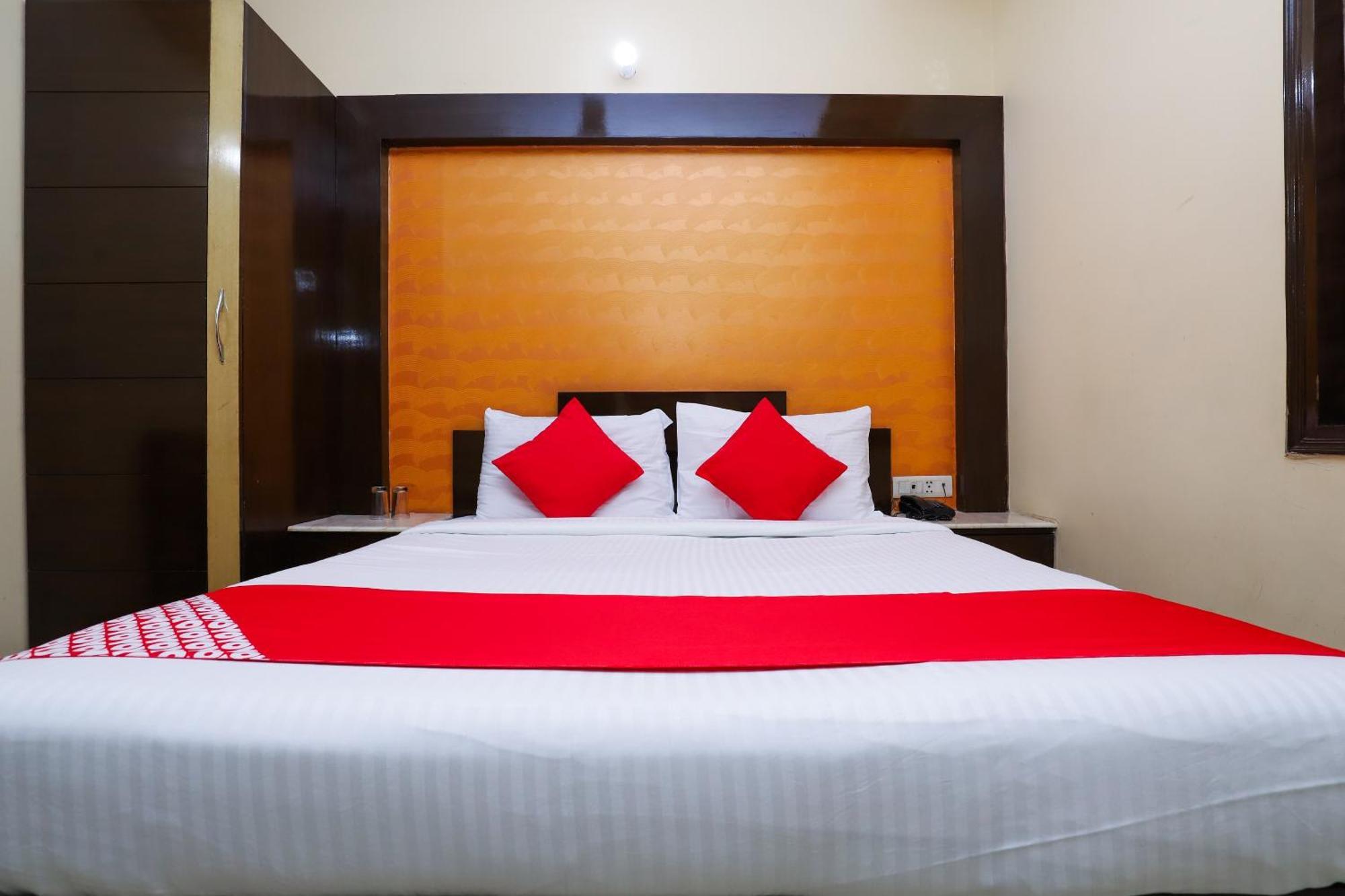 ניו דלהי Hotel O J P Inn Near Patel Nagar Metro Station מראה חיצוני תמונה